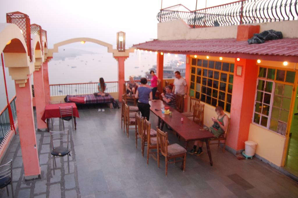 Puja Guest House Varanasi Bagian luar foto