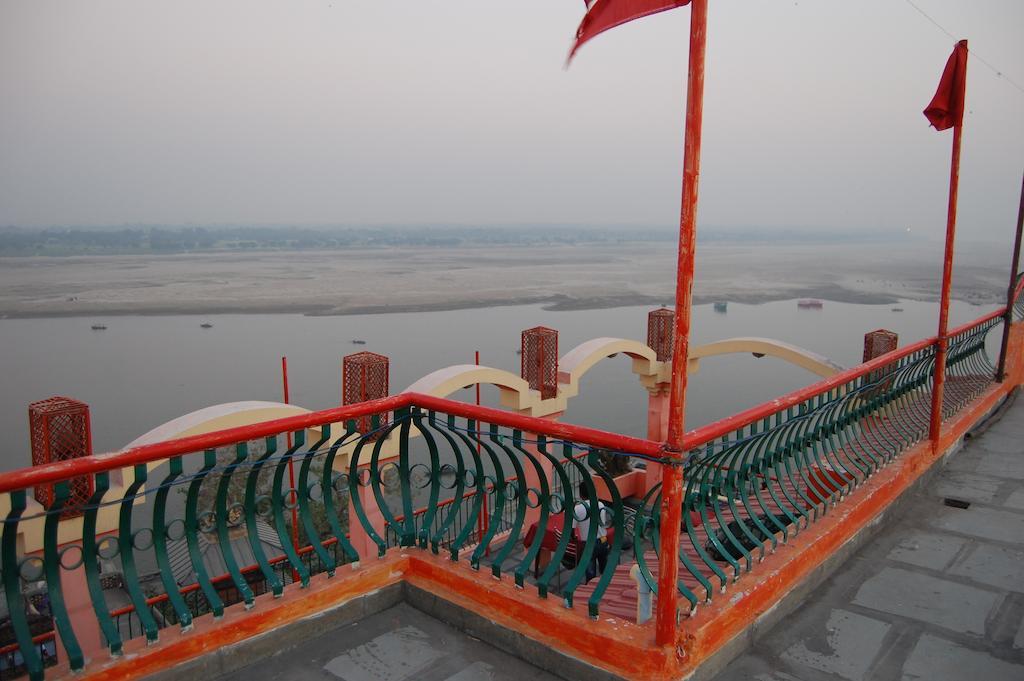 Puja Guest House Varanasi Bagian luar foto