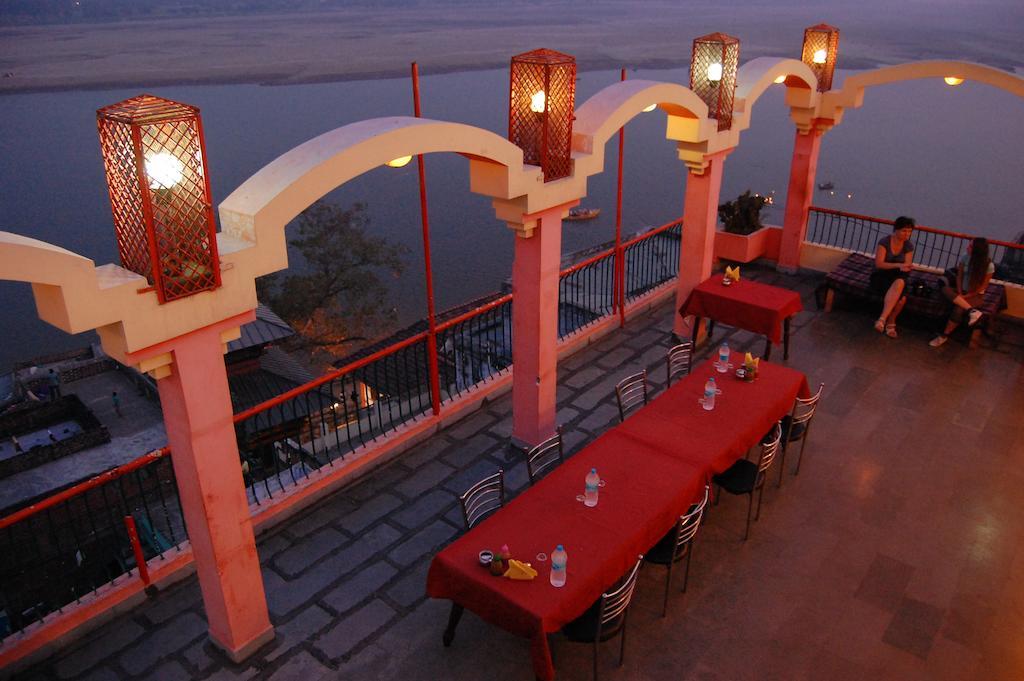 Puja Guest House Varanasi Bagian luar foto